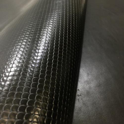 Кожа КРС Черная мамба 2.2-2.4